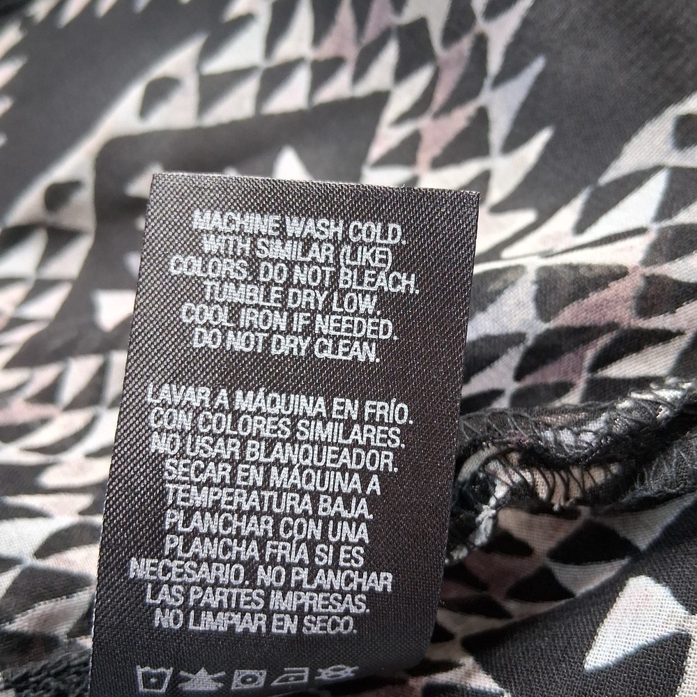 Simply Emma Women's Full Button Blouse Plus 3X Black White Geo Print Lightweight - Picture 13 of 14